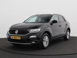 Zwart Gebruikt 2020 VW T-Roc Business SUV | € 24.450 (Goede deal)