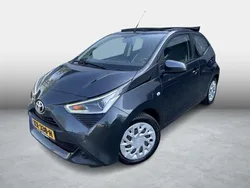 Grijs Gebruikt 2019 Toyota Aygo X-play Hatchback | € 8.999 (Eerlijke prijs)