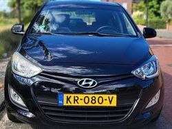 Zwart Gebruikt 2014 Hyundai i20 Trend Sedan | € 7.999 (Eerlijke prijs)