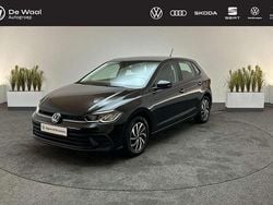 Zwart Gebruikt 2023 VW Polo Life Hatchback | € 20.695 (Eerlijke prijs)