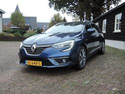Blauw (metallic) Gebruikt 2017 Renault Mégane IV Bose Edition Hatchback | € 17.450 (Iets duurder)