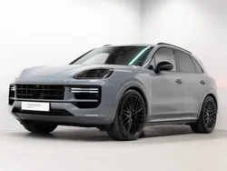 Arctic grijs Gebruikt 2024 Porsche Cayenne Turbo E-Hybrid SUV | € 219.750 (Super prijs)