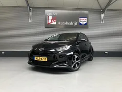 Zwart Gebruikt 2024 Toyota Yaris Hybrid Style Hatchback | € 25.750 (Eerlijke prijs)