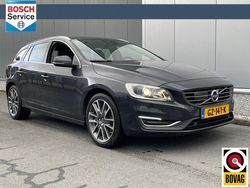 Grijs Gebruikt 2015 Volvo V60 R-Design Stationwagen | € 14.900