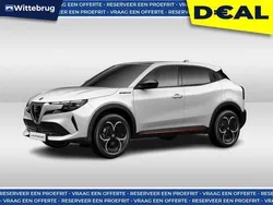 Wit Nieuw 2025 Alfa Romeo Junior Edizione Speciale SUV | € 35.925 (Goede deal)