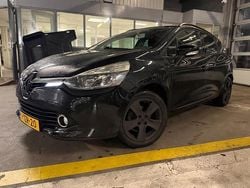 Zwart (metallic) Gebruikt 2014 Renault Clio GrandTour Night&Day Stationwagen | € 3.950 (Goede deal)