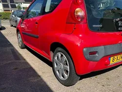 Rood Gebruikt 2009 Peugeot 107 Hatchback | € 2.250 (Eerlijke prijs)