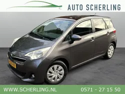 Grijs Gebruikt 2013 Toyota Verso-S MPV | € 9.450 (Eerlijke prijs)