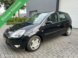 Zwart Gebruikt 2003 Ford Fiesta Ghia Hatchback | € 1.699 (Eerlijke prijs)