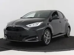 Zwart, metallic lak Nieuw 2024 Toyota Yaris Executive Hatchback | € 30.495 (Eerlijke prijs)