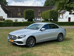 Zilver Gebruikt 2016 Mercedes E200 Avantgarde Sedan | € 26.495 (Goede deal)