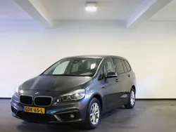Grijs, andere lak Gebruikt 2018 BMW 218 MPV | € 18.450 (Super prijs)