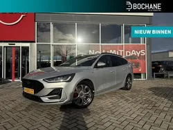 Grijs Gebruikt 2022 Ford Focus ST-Line Stationwagen | € 20.400 (Goede deal)