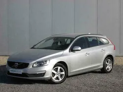 Zilver Gebruikt 2017 Volvo V60 Kinetic Stationwagen | € 15.850 (Duur)