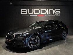 Zwart Nieuw 2025 BMW 530e M Sport Stationwagen | € 77.450
