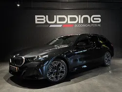 Zwart Nieuw 2025 BMW 530e M Sport Stationwagen | € 79.750