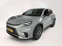 Grijs Gebruikt 2025 Lexus LBX Business Edition SUV | € 41.950 (Iets duurder)