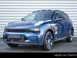Blauw, metallic lak Gebruikt 2023 Lynk & Co 01 SUV | € 29.950 (Eerlijke prijs)