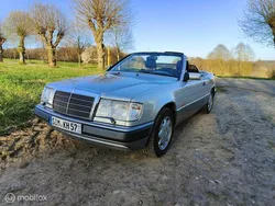 Zilver Gebruikt 1993 Mercedes E300 Cabriolet | € 14.340