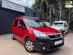 Rood Gebruikt 2015 Peugeot Partner MPV | € 10.695 (Eerlijke prijs)