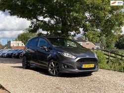 Grijs, metallic lak Gebruikt 2017 Ford Fiesta ST-Line Hatchback | € 8.975 (Goede deal)