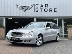 Grijs, metallic lak Gebruikt 2008 Mercedes E200 Avantgarde Stationwagen | € 8.450 (Goede deal)