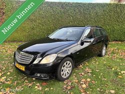 Zwart Gebruikt 2011 Mercedes E200 Stationwagen | € 3.150