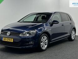 Blauw Gebruikt 2017 VW Golf VII Hatchback | € 12.000 (Goede deal)