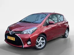 Rood Gebruikt 2015 Toyota Yaris Hatchback | € 12.950 (Eerlijke prijs)
