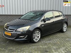 Zwart Gebruikt 2013 Opel Astra Sport Hatchback | € 6.249 (Eerlijke prijs)