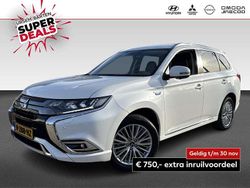 Wit Gebruikt 2020 Mitsubishi Outlander P-HEV Intense+ SUV | € 21.930 (Eerlijke prijs)