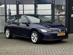 Blauw Gebruikt 2022 VW Golf VIII Life Hatchback | € 21.450 (Goede deal)