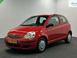 Rood Gebruikt 2004 Toyota Yaris Hatchback | € 1.750 (Goede deal)