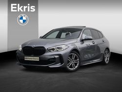 Grijs (metallic) Gebruikt 2022 BMW 118 M Sport Hatchback | € 28.400 (Iets duurder)