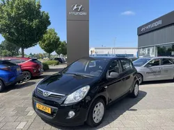 Zwart Gebruikt 2009 Hyundai i20 Dynamiq Hatchback | € 3.995 (Eerlijke prijs)