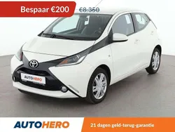 Wit Gebruikt 2017 Toyota Aygo X-play Hatchback | € 8.149 (Eerlijke prijs)