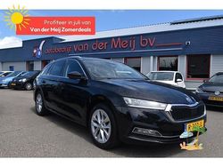 Zwart Gebruikt 2022 Skoda Octavia Business Line Stationwagen | € 22.450 (Eerlijke prijs)