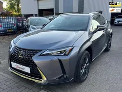 Grijs Gebruikt 2019 Lexus UX 250h Executive Line SUV | € 26.950 (Eerlijke prijs)