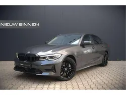 Grijs Gebruikt 2019 BMW 330e Sport Line Sedan | € 29.740 (Eerlijke prijs)