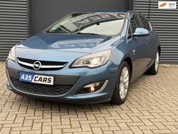 Blauw Gebruikt 2013 Opel Astra Sport Hatchback | € 8.450 (Eerlijke prijs)