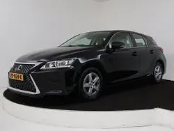 Zwart Gebruikt 2019 Lexus CT200h Hatchback | € 19.945 (Eerlijke prijs)