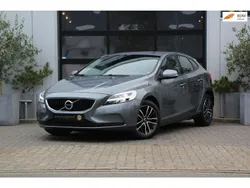 Grijs Gebruikt 2019 Volvo V40 Momentum Stationwagen | € 16.985 (Eerlijke prijs)