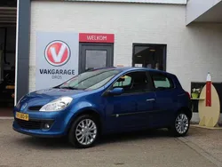 Blauw, metallic lak Gebruikt 2009 Renault Clio R.S. Collection Hatchback | € 3.650 (Eerlijke prijs)