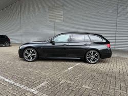 Zwart Gebruikt 2019 BMW 318 Stationwagen | € 16.500 (Goede deal)