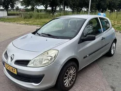 Grijs Gebruikt 2006 Renault Clio II Expression Hatchback | € 1.600 (Eerlijke prijs)