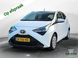 Wit Gebruikt 2022 Toyota Aygo X-play Hatchback | € 13.200 (Super prijs)