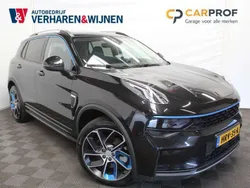 Zwart, metallic lak Gebruikt 2022 Lynk & Co 01 SUV | € 24.900 (Eerlijke prijs)