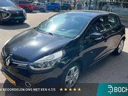 Zwart Gebruikt 2015 Renault Clio IV Dynamique Hatchback | € 9.945 (Eerlijke prijs)