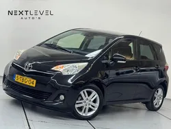 Zwart, metallic lak Gebruikt 2014 Toyota Verso-S MPV | € 11.250 (Eerlijke prijs)