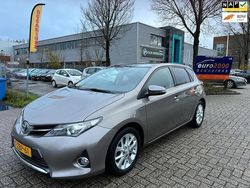 Bruin Gebruikt 2014 Toyota Auris Hatchback | € 9.750 (Eerlijke prijs)